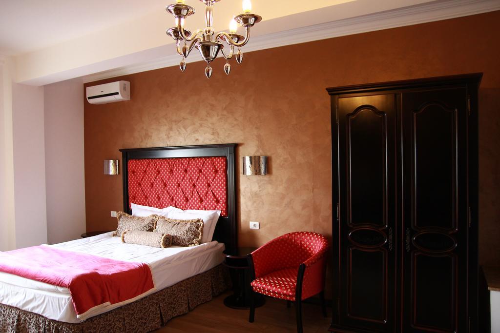 Hotel Galany Radauti Luaran gambar